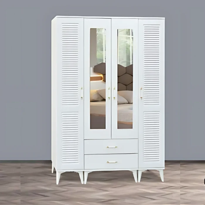 Uras 4 kapılı gardırop beyaz renk, panjur desenli dış kanatlar, orta bölmede ikili boy ayna, altın kulplu 2 çekmece ve altın konik ayaklı şık yapı